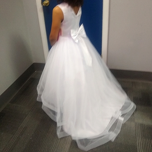 Gown - Picture 9 of 10